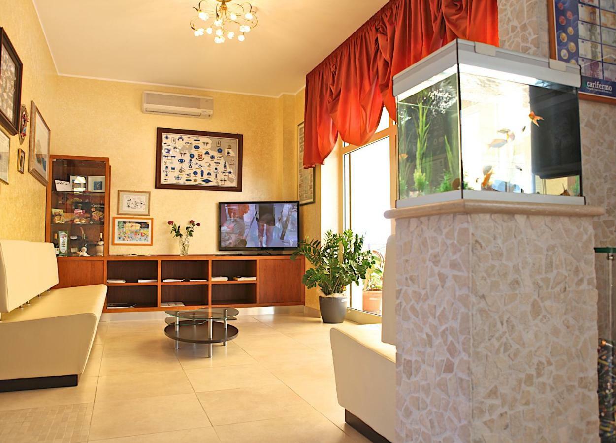 Hotel Cristal Cupra Marittima Ngoại thất bức ảnh
